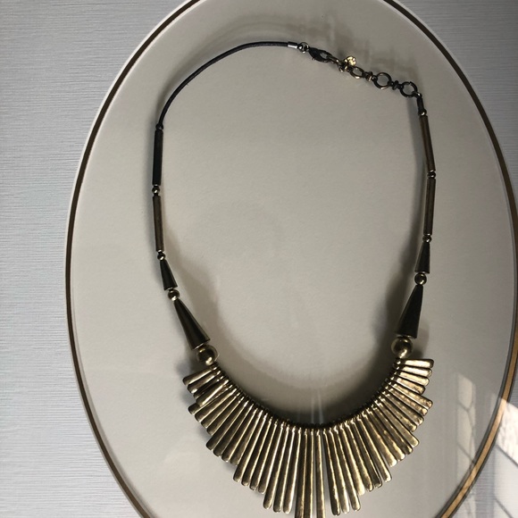 Statement necklace. Gold tone. This is a bold piece! - Picture 3 of 3